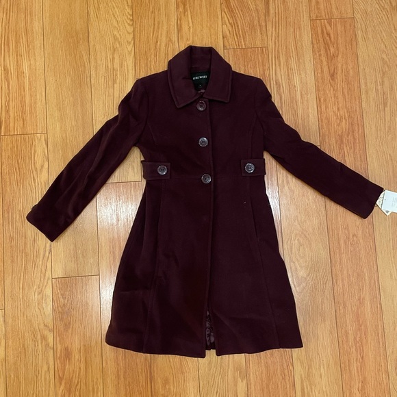 nine west | vintage bergundy trench coat